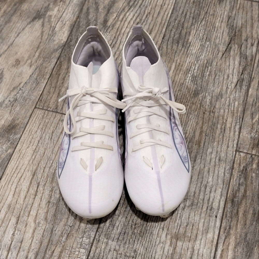 Women's Puma soccer cleats size 9